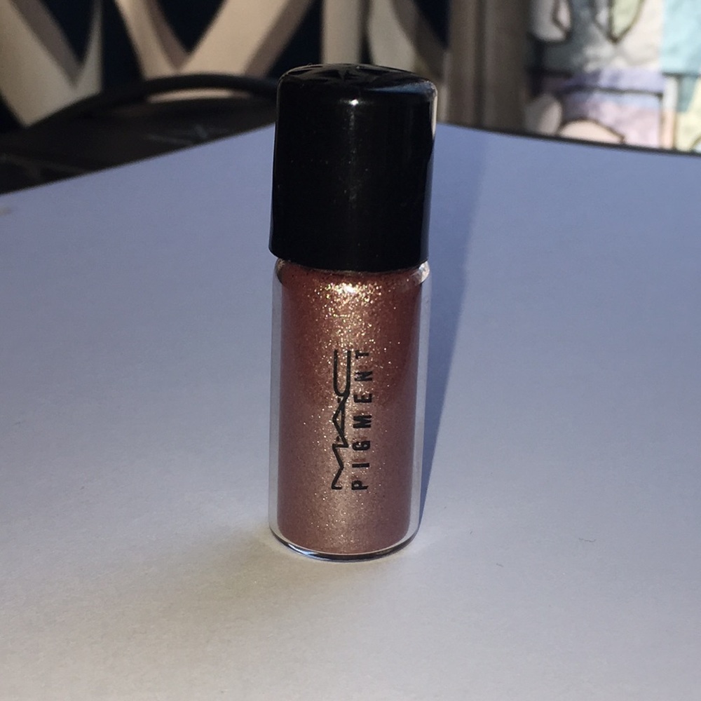 Mac pigment in Sunpepper